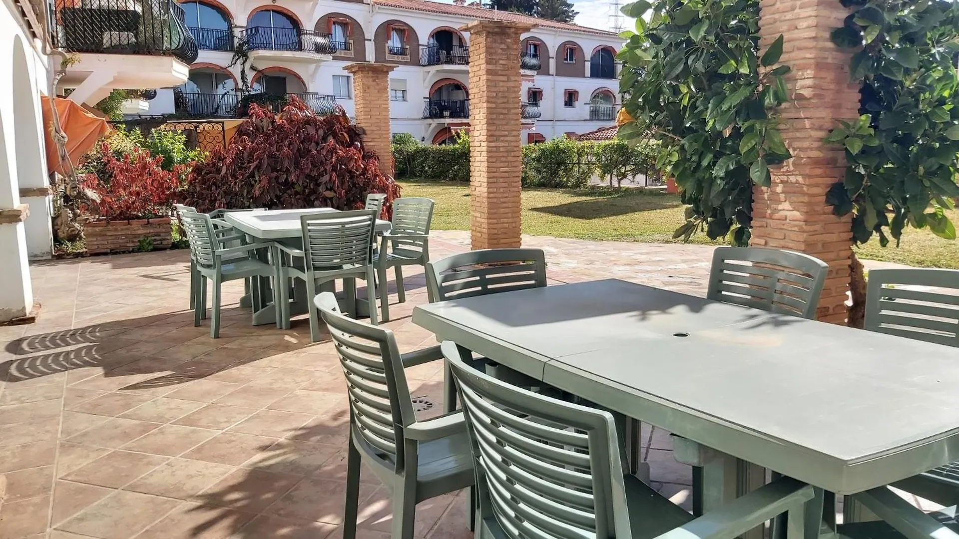 Apartamento Interpares Swimmingpool By Del Parque Flats Málaga