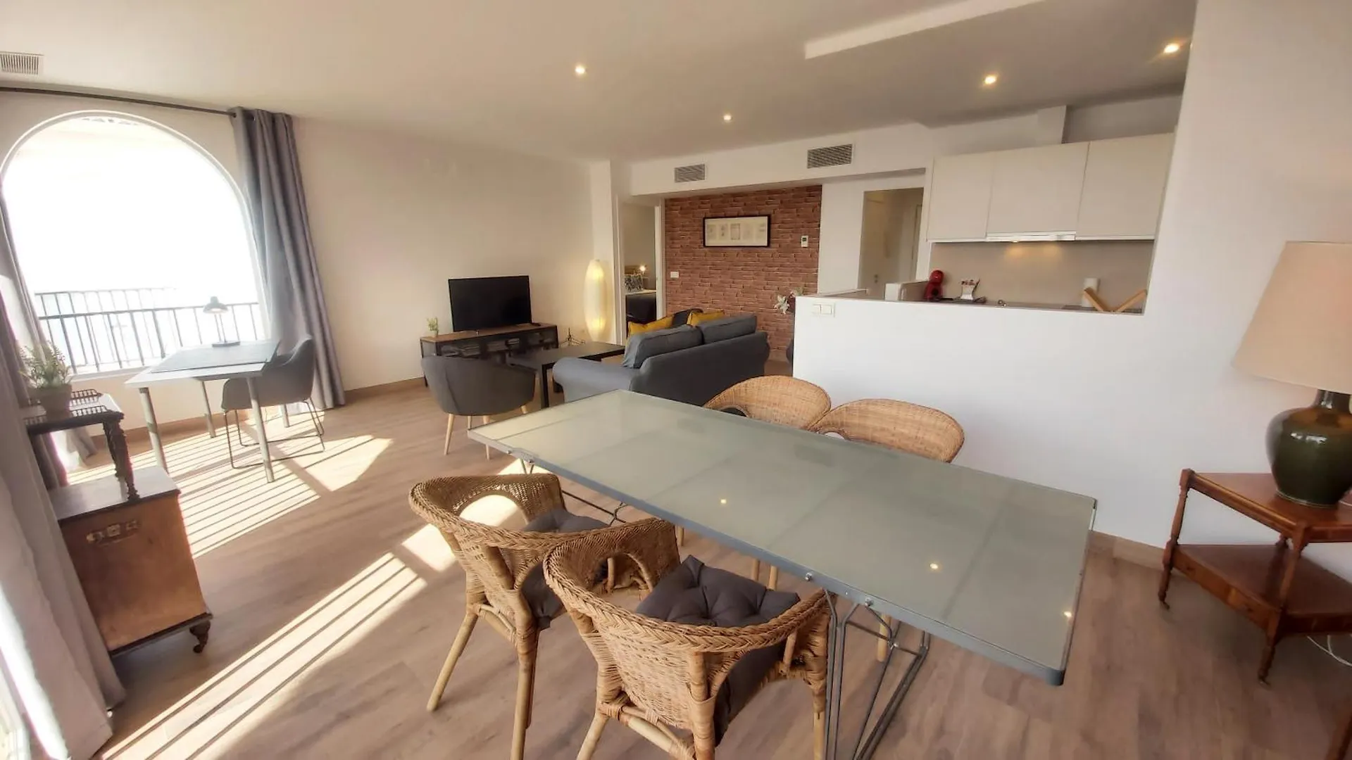 Apartamento Interpares Swimmingpool By Del Parque Flats Málaga