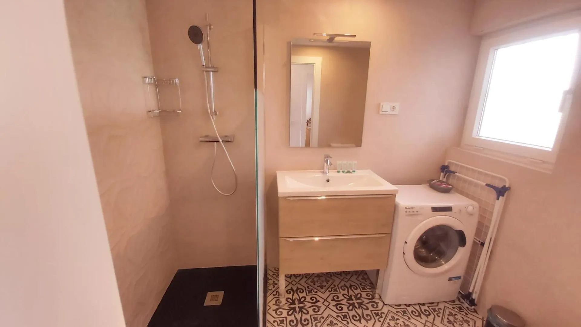 Apartamento Interpares Swimmingpool By Del Parque Flats Málaga